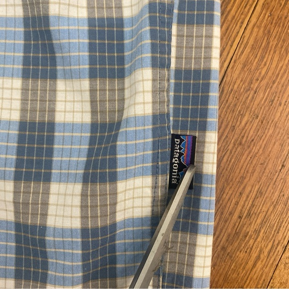 Patagonia Organic Cotton Blend Men’s Short Sleeve Blue Gray Plaid Shirt - Picture 5 of 11